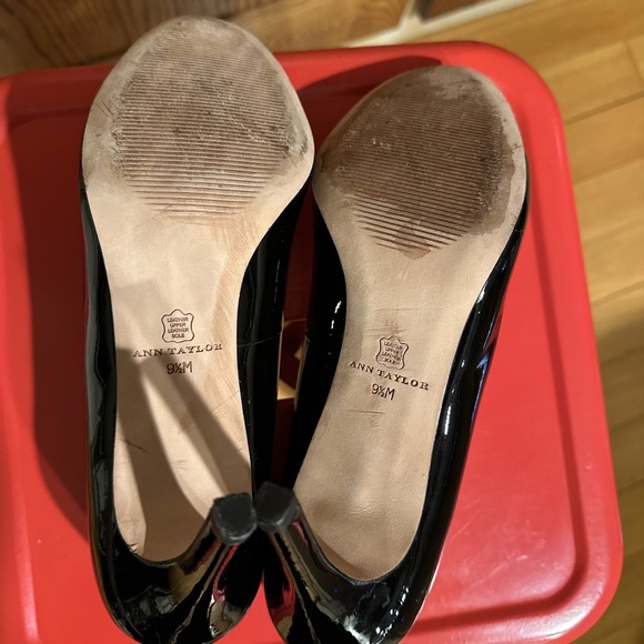 Ann Taylor Patent Leather Black High Heels Size 9 1/2 M Preowned Pumps Round Toe - Picture 8 of 14